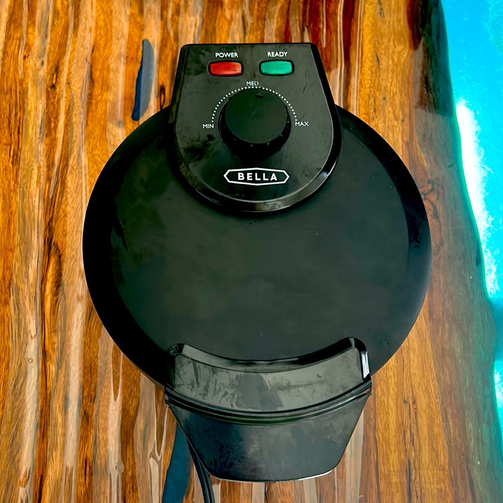 Bella Belgian Waffle Maker